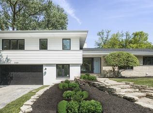 1101 Oak Ridge Dr, Glencoe, IL 60022