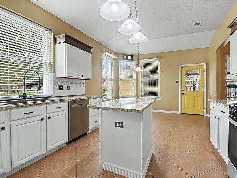 51 Cranberry Ct — Photo 8