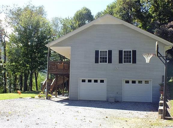2nd image of 101 Sycamore Dr #0