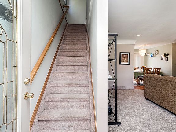 3rd image of 27105 Hass St