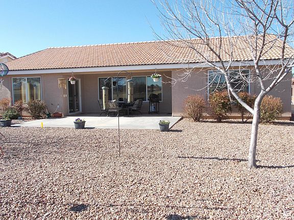 4th image of 916 W Saguaro Dr