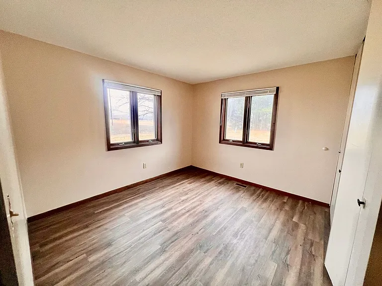 Thompson Apartments — Photo 27
