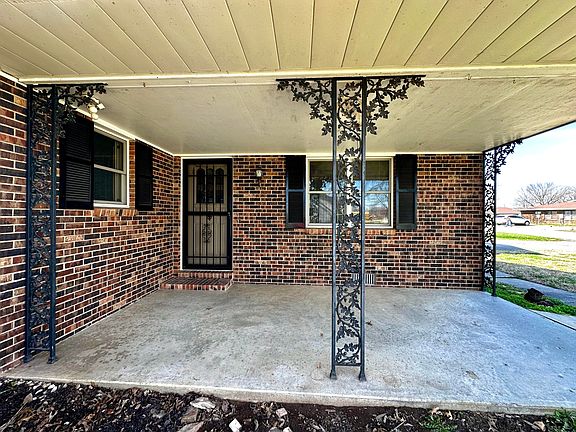 4th image of 105 Court St