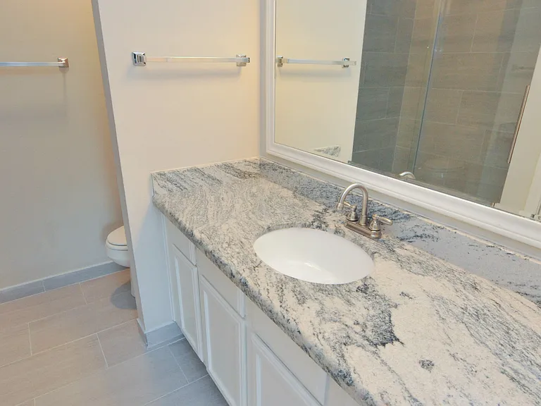 2100 Southwood Dr #13 — Photo 9