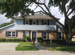 135 Woodlake Blvd, Kenner, LA 70065
