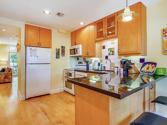 3rd image of 620 Thomas St Unit 210-4
