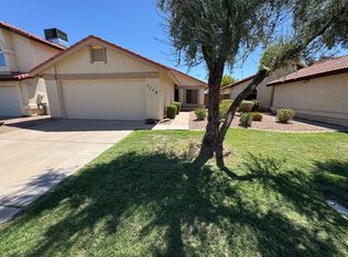 1119 N Carriage Ln, Chandler, AZ 85224