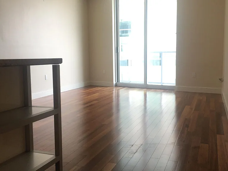 185 SW 7th St #1708 — Photo 3