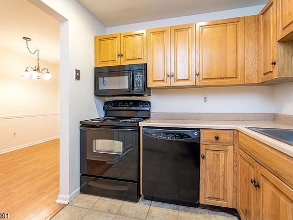 5th image of 342 Potomac Dr