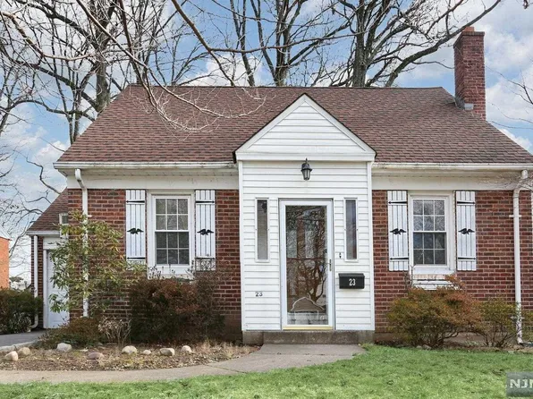 23 Highwood Dr, Dumont, NJ 07628
