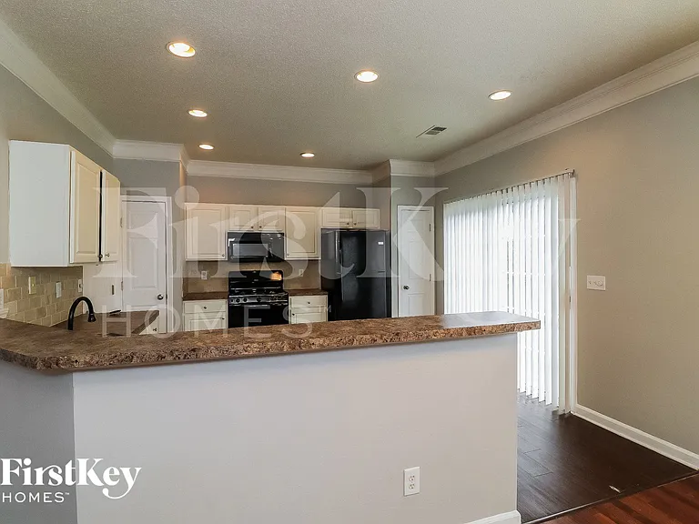 1658 Heyford Cir NW — Photo 7