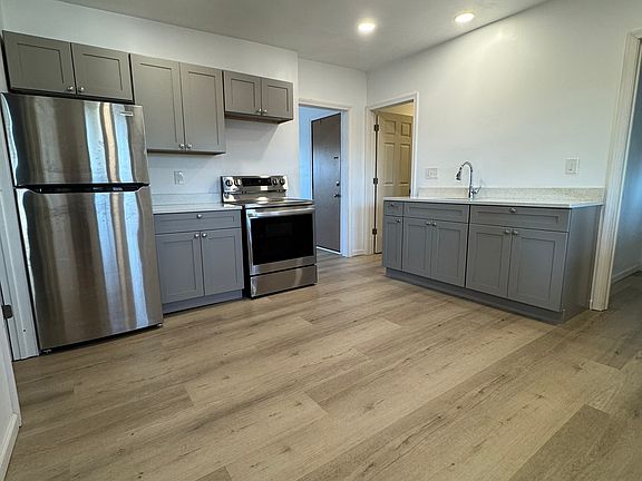 4th image of 18 Orchard St #B3