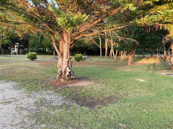 27 Robert Harris Ct, Gray Court, SC 29645