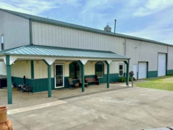 1419 N Silverdale Ln, Ponca City, OK 74604