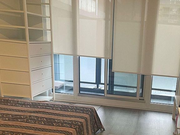 4th image of 251 Jarvis St #501
