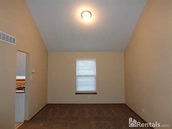 3rd image of 4503 Skylark Ln