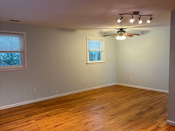 5th image of 269 Evergreen Ave Floor 2