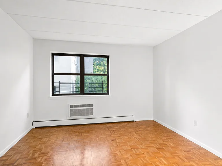 7 Gates Ave #7F — Photo 4
