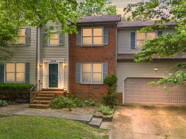 928 Springwood Ct, Lexington, KY 40515