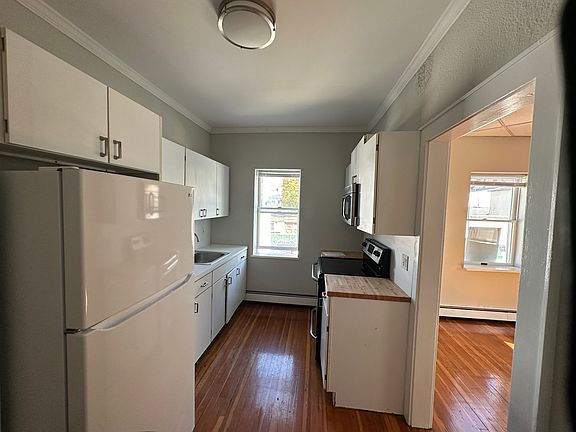 2nd image of 5 School St