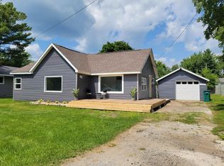 206 W 4th St, Gladwin, MI 48624