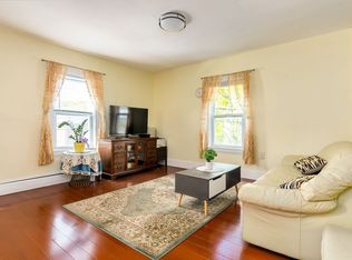 28 Faxon St #2, Newton, MA 02458