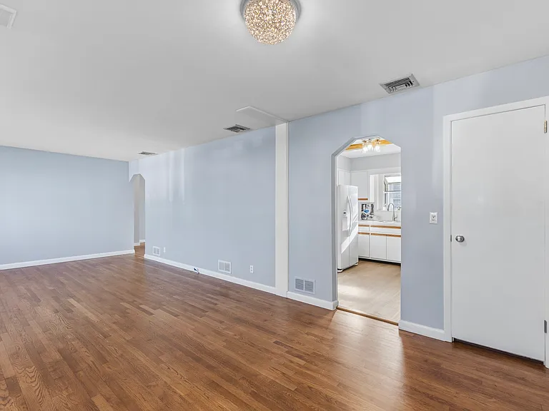 772 Arbor Rd — Photo 3