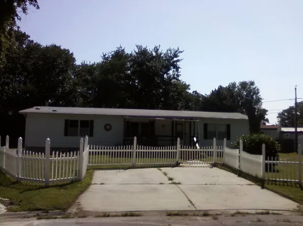 1325 Blue Jay Dr, Virginia Beach, VA 23453