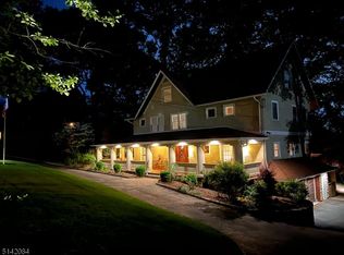 2 Ball Rd, Mountain Lakes, NJ 07046