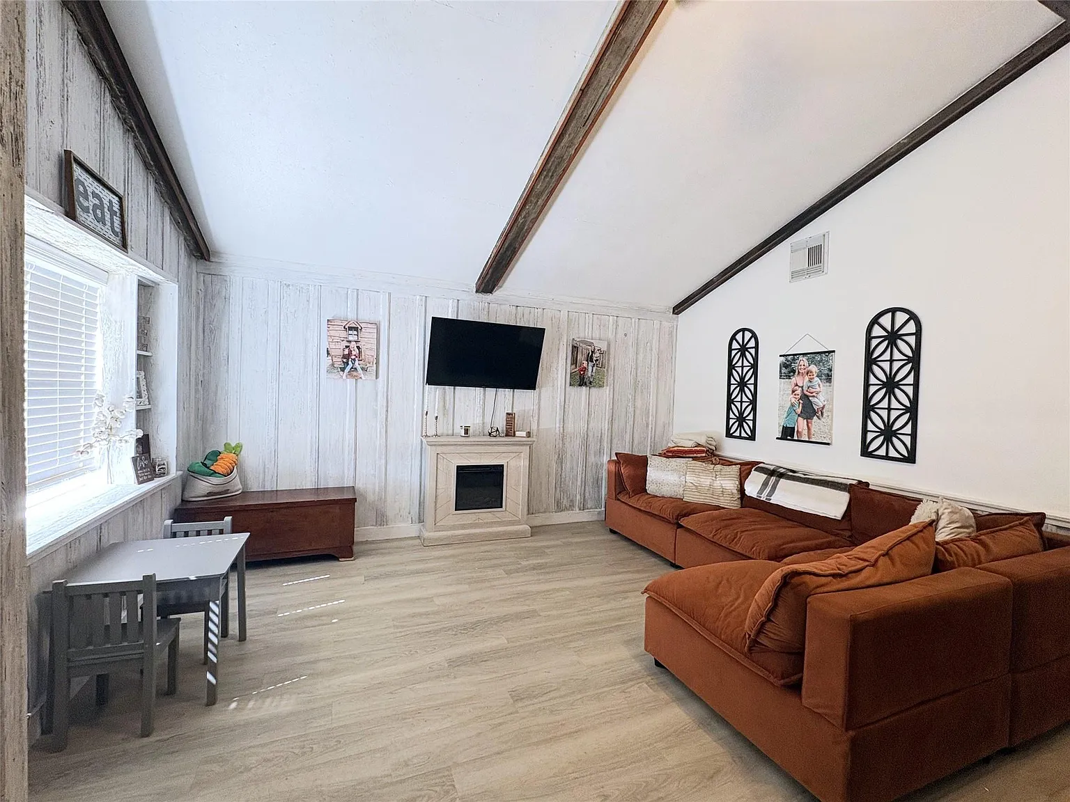 2 bed, 1.0 bath, 936 sqft, $1,650 — Photo 4
