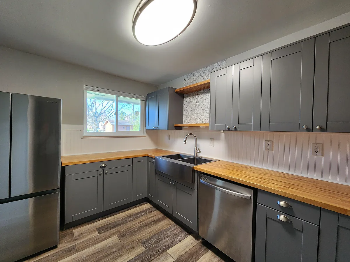Building Photo - 130 Ridge Ave