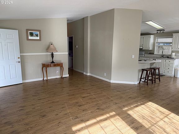 5th image of 141 River Ridge Ave