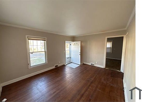 3rd image of 10067 Grayton St