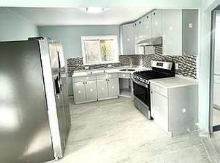 89-51 237th St FLOOR 2, Bellerose, NY 11426