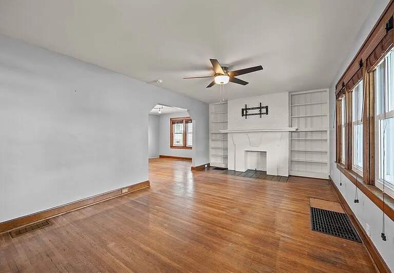 1549 Meadow Rd — Photo 5