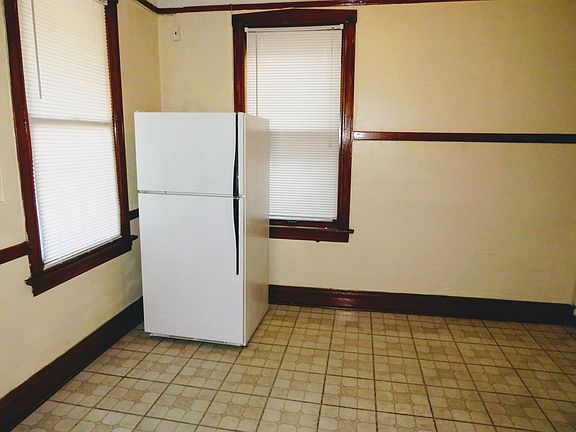 5th image of 4435 S Artesian Ave #2