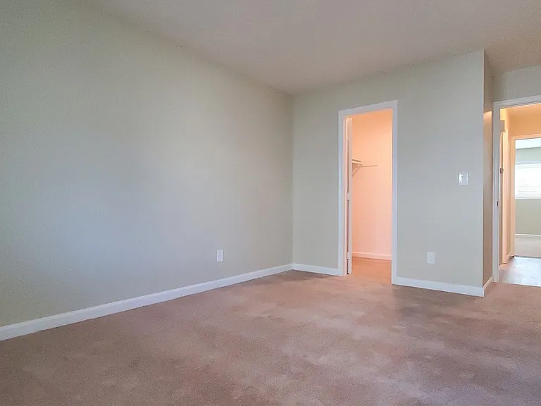 340 5th Ave — Photo 19