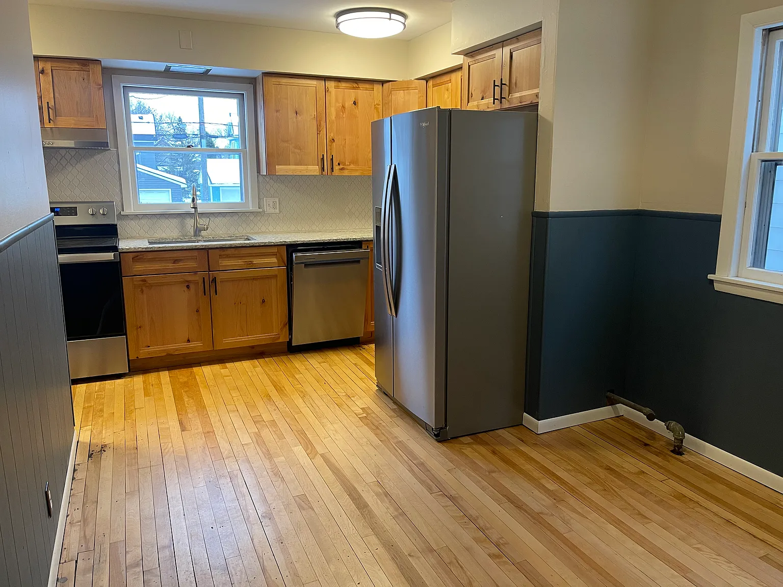 7 bed, 3129 sqft, $4,550 — Photo 3