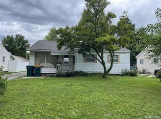 368 Spruce St, Mount Morris, MI 48458