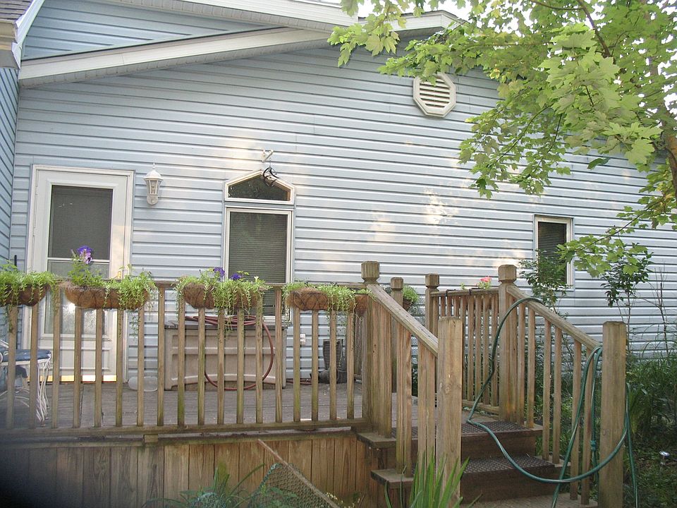 2nd image of 400 S Cromer St