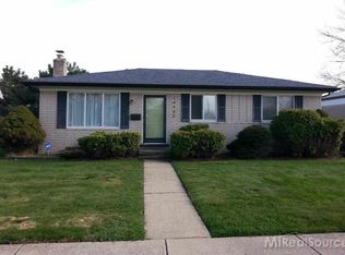 16222 Susan Ct, Roseville, MI 48066