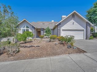 6305 Meadowridge Dr, Santa Rosa, CA 95409