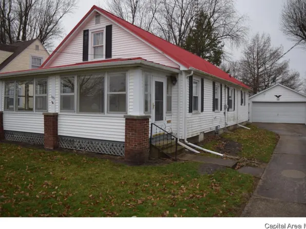 1083 S Diamond St, Jacksonville, IL 62650