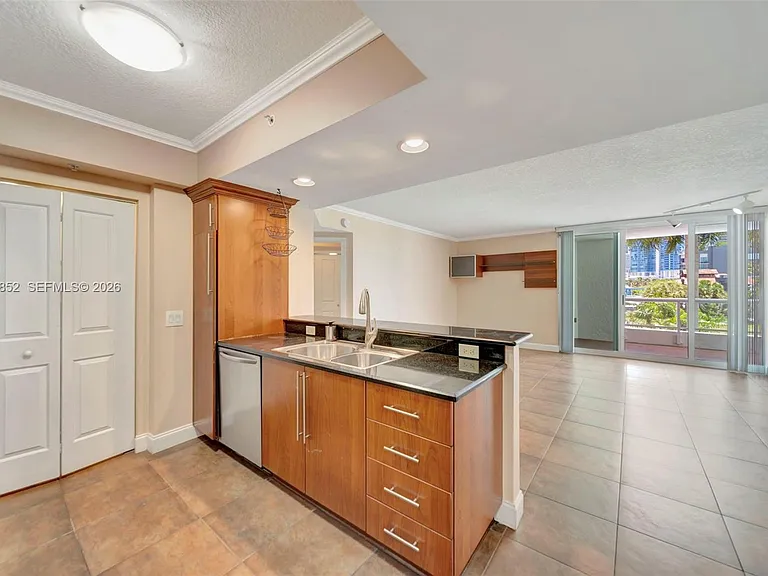 401 SW 4th Ave #203 — Photo 26