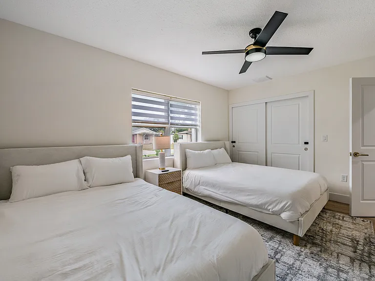 3405 W Rogers Ave — Photo 18