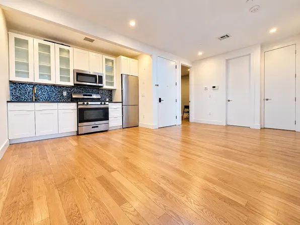 907 Broadway APT 2R, Brooklyn, NY 11206