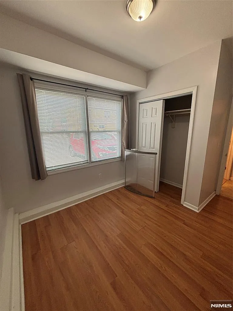 2 bed, $1,900 — Photo 2
