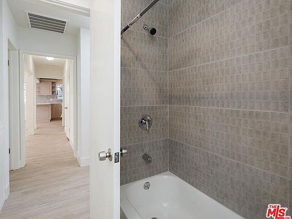 4th image of 6029 Wilkinson Ave