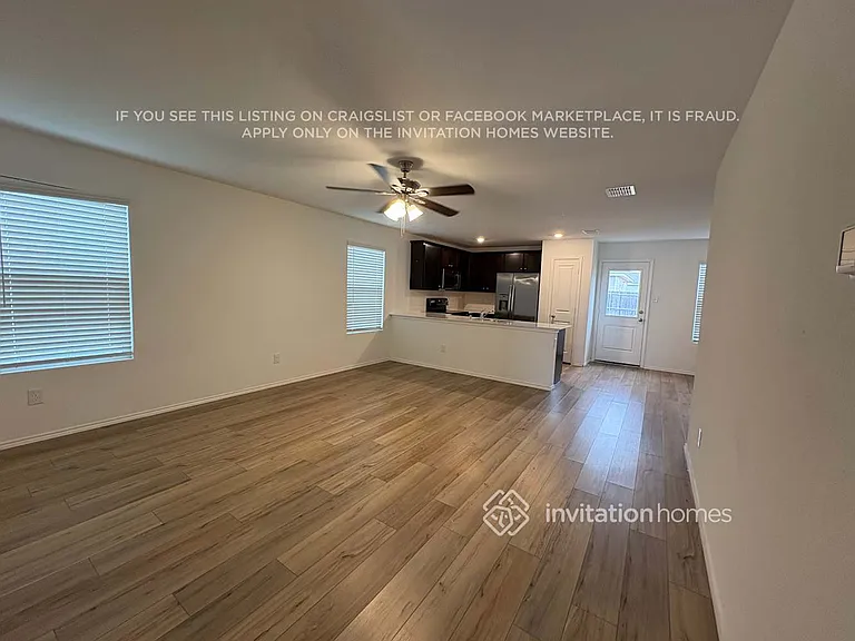 1339 Mosely Cir — Photo 3