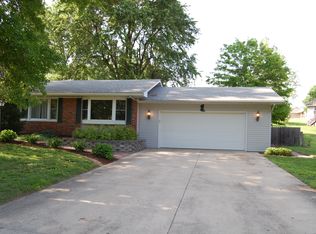 265 Glen Crossing Rd, Glen Carbon, IL 62034